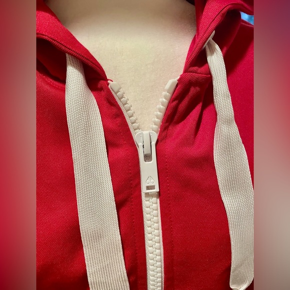 Moose Knuckles Women’s Red Size Large Jarry Hoody - Picture 4 of 13
